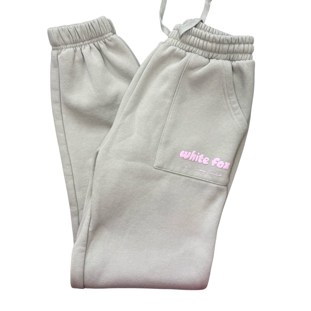 WHITE FOX size XS Joggers Era 8‎ Cream Color with pink puff